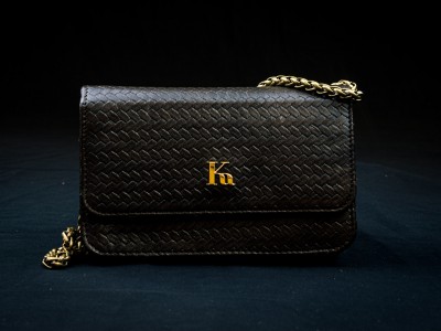 Kumesu - Kuba bag black golden chain